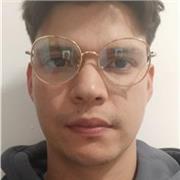 Profesional con grado en microbiología y master en biología molecular.